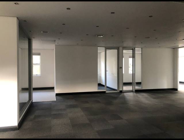 652M² OFFICE TO LET IN SANDTON CENTRAL
